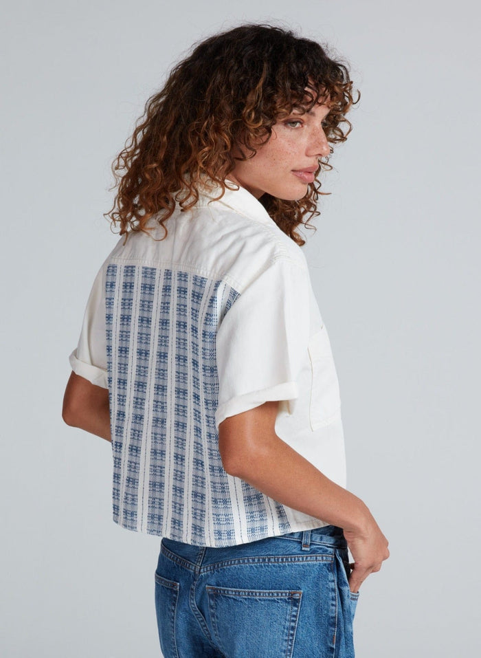 As002 White Button up