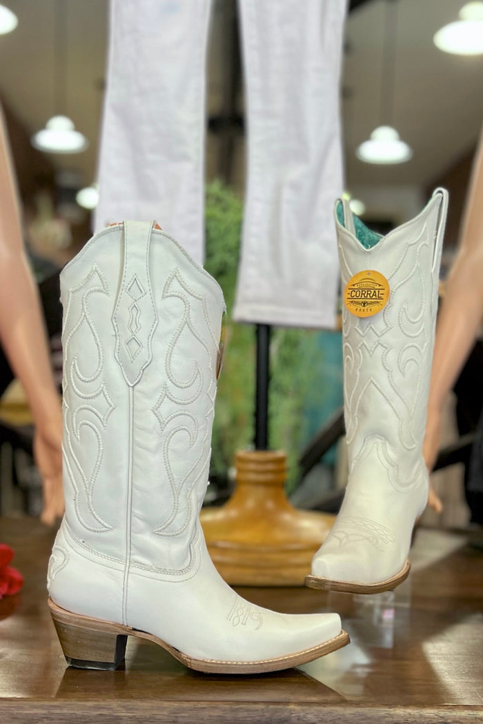 Corral LD White Embroidery Boot-Women's Boot-Corral Boots-Gallop 'n Glitz- Women's Western Wear Boutique, Located in Grants Pass, Oregon