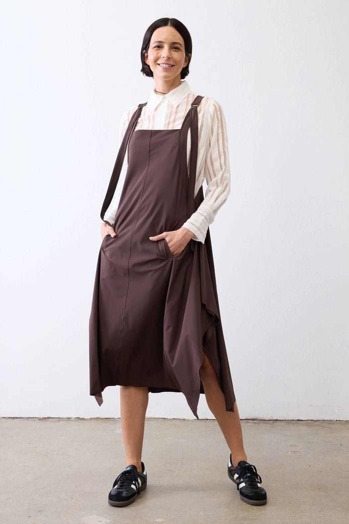 Coffee-brown sarafan dress with square neckline, side pockets, midi length