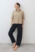 Oversized pullover blouse in feather gray, short sleeves and button-front collar