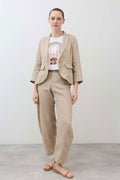 Cropped blazer with tulip hem in light beige, two front flap pockets, three-quarter sleeves