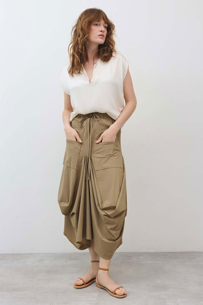 Dune midi skirt with elastic waistband, drawstring tie, large cargo pockets
