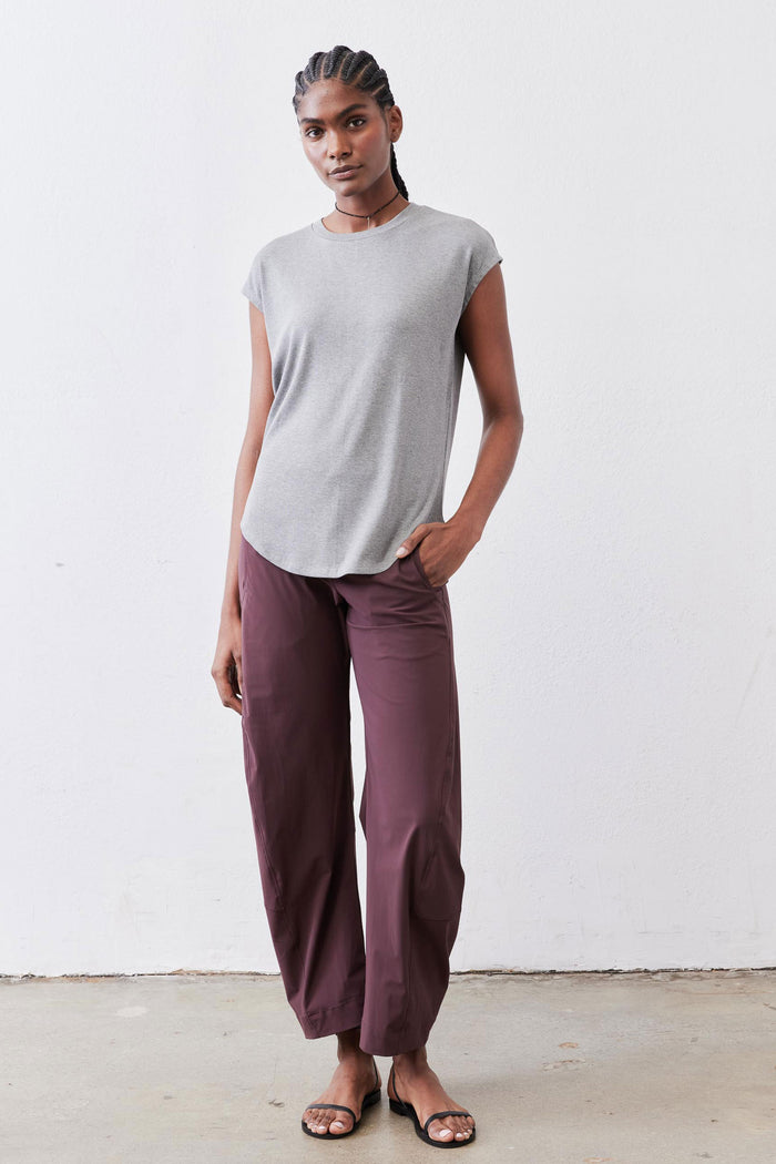 Gray melange ribbed crew-neck tuck-in tee, short sleeves