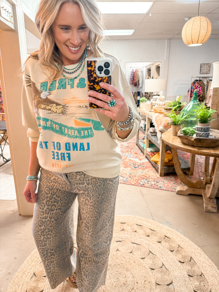 WILD & FREE GRAPHIC PULLOVER